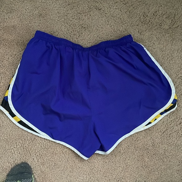 Nike Dri Fit Running Shorts XL - Picture 2 of 3